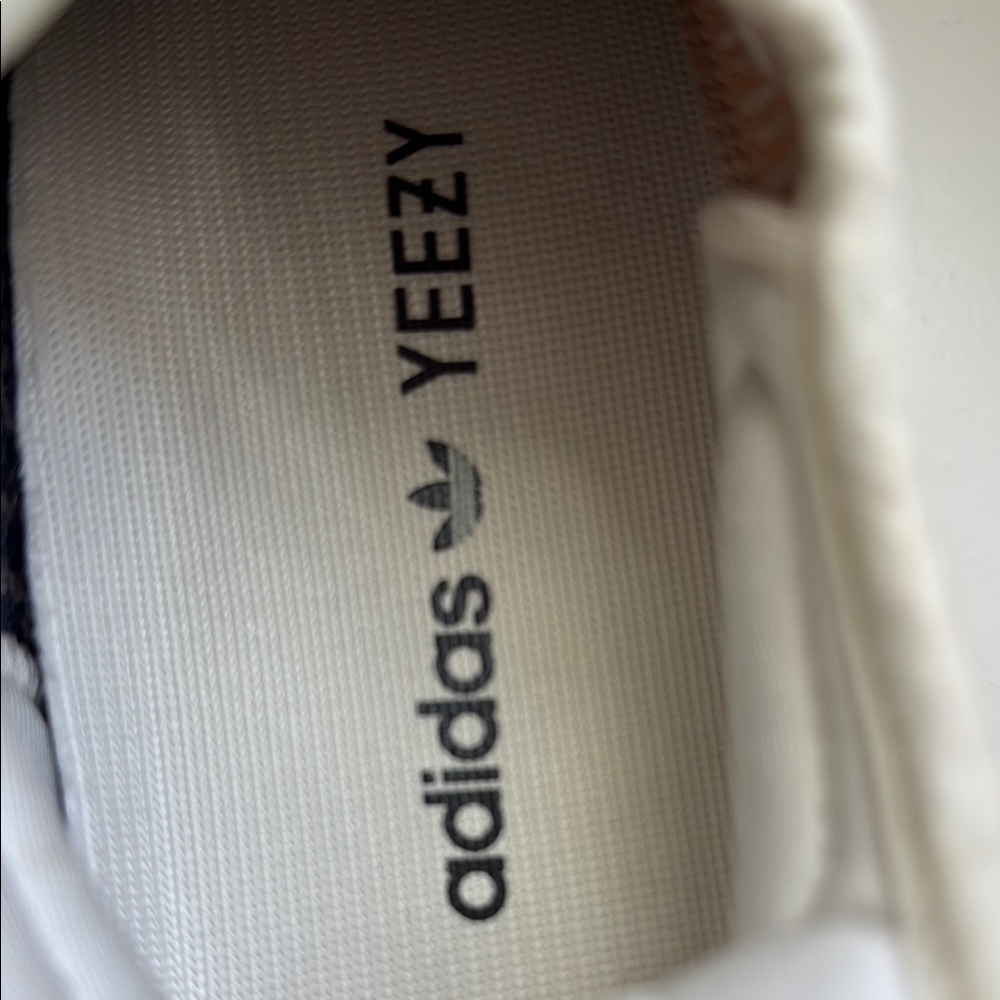 Addidas Yeezy Boost 350 V2 Ash Pearl size 7. - Picture 3 of 4